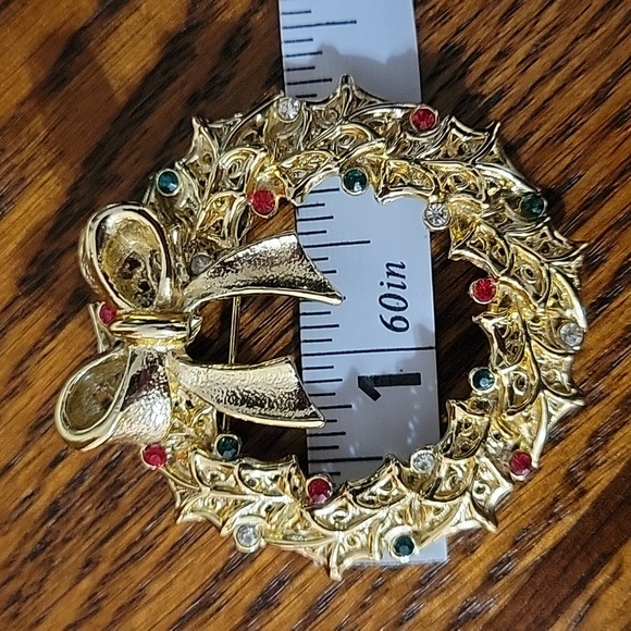 Vintage Tancer II Christmas Wreath Pin - Picture 7 of 10